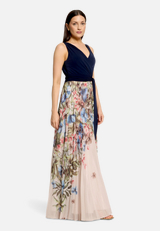 Abendkleid mit Plissee / Modellfoto Vorderseite (Outfit)