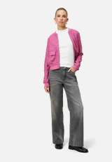 Langarmshirt mit Stehkragen / Modellfoto Vorderseite (Outfit)