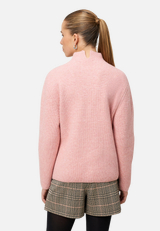Strickpullover mit Stehkragen / Modellfoto Rückseite