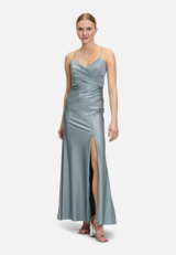 Abendkleid im Glitzer-Look / Modellfoto Vorderseite