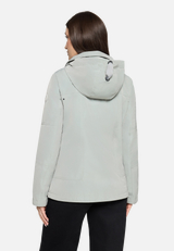 Sommerjacke mit abnehmbarer Kapuze / Modellfoto Rückseite