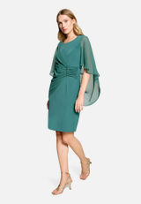 Cocktailkleid mit Raffung / Modellfoto Vorderseite (Outfit)