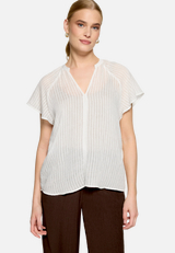 Bluse transparent mit V-Ausschnitt  / Modellfoto Vorderseite