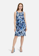 Cocktailkleid mit Volant / Modellfoto Vorderseite (Outfit)
