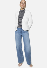 Blazer mit Paspeltaschen / Modellfoto Vorderseite (Outfit)