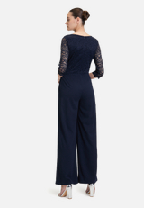 Jumpsuit mit Spitze / Modellfoto Rückseite