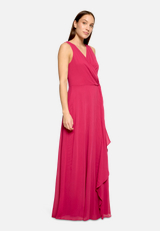 Abendkleid mit Volant / Modellfoto Vorderseite (Outfit)