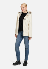 Winterjacke mit Kapuze / Modellfoto Vorderseite (Outfit)
