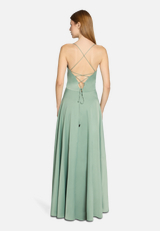 Abendkleid mit Wasserfallausschnitt / Modellfoto Rückseite