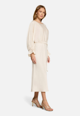 Cocktailkleid mit U-Boot-Ausschnitt / Modellfoto Vorderseite (Outfit)
