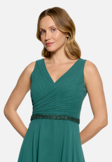 Abendkleid mit Plissee / Detailbild