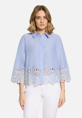 Casual-Bluse mit Stickerei / Modellfoto Vorderseite
