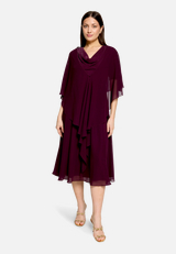 Chiffonstola mit Volant / Modellfoto Vorderseite (Outfit)