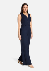 Jumpsuit mit Gürtel / Modellfoto Vorderseite (Outfit)