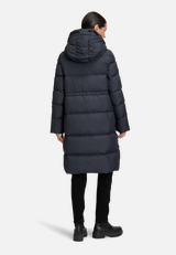 Daunen-Steppjacke mit Kapuze / Modellfoto Rückseite