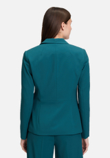 Klassischer Blazer mit Taschen / Modellfoto Rückseite