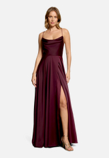 Abendkleid mit Wasserfallausschnitt / Modellfoto Vorderseite