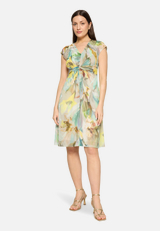 Mesh-Kleid mit Raffung / Modellfoto Vorderseite