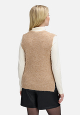 Strickpullover ohne Arm / Modellfoto Rückseite