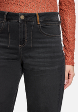 Used Look-Jeans mit Waschung / Detailbild