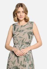 Chiffonkleid mit Plissee / Detailbild