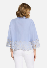 Casual-Bluse mit Stickerei / Modellfoto Rückseite