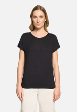 Casual-Shirt mit V-Ausschnitt / Modellfoto Vorderseite
