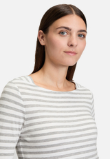 Ringelshirt mit U-Boot-Ausschnitt / Detailbild