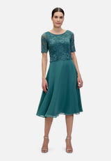 Cocktailkleid mit Spitze / Modellfoto Vorderseite