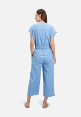 Jumpsuit mit aufgesetzten Taschen / Modellfoto Rückseite