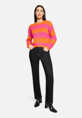 Strickpullover mit Rundhalsausschnitt / Modellfoto Vorderseite (Outfit)