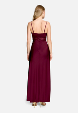 Abendkleid schmal geschnitten / Modellfoto Rückseite