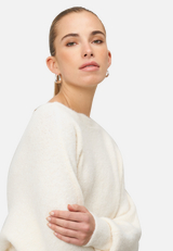 Strickpullover mit U-Boot Ausschnitt / Detailbild
