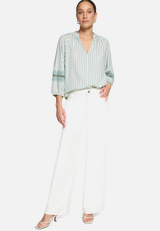 Schlupfbluse mit Streifen / Modellfoto Vorderseite (Outfit)