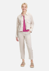 Leinenhose mit Tunnelzug / Modellfoto Vorderseite (Outfit)