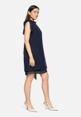 Cocktailkleid ohne Arm / Modellfoto Vorderseite (Outfit)