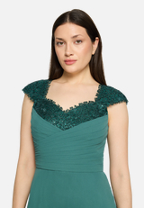 Abendkleid mit Pailletten / Detailbild