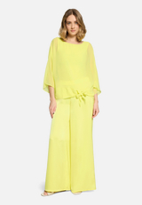 Chiffonbluse unifarben / Modellfoto Vorderseite (Outfit)