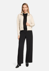 Shirtjacke mit Rippenstruktur / Modellfoto Vorderseite (Outfit)