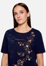 Print-T-Shirt mit Rundhalsausschnitt  / Detailbild