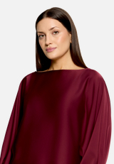Satin-Bluse mit Fledermausärmeln / Detailbild