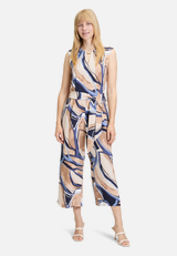 Jumpsuit ohne Arm / Modellfoto Vorderseite
