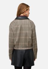 Karo-Jacke mit Knopfleiste / Modellfoto Rückseite