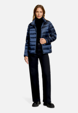 Daunenjacke   mit Stehkragen / Modellfoto Vorderseite (Outfit)