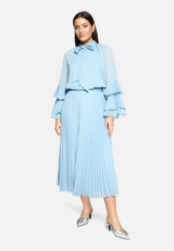 Chiffonbluse mit Volant / Modellfoto Vorderseite (Outfit)