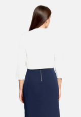Bolero-Jacke figurbetont / Modellfoto Rückseite