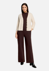 Strick-Cardigan mit V-Ausschnitt / Modellfoto Vorderseite (Outfit)