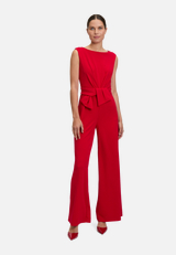 Jumpsuit mit weitem Bein / Modellfoto Vorderseite