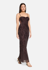 Abendkleid mit Pailletten / Modellfoto Vorderseite (Outfit)