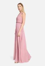 Abendkleid mit Plissee / Modellfoto Vorderseite (Outfit)